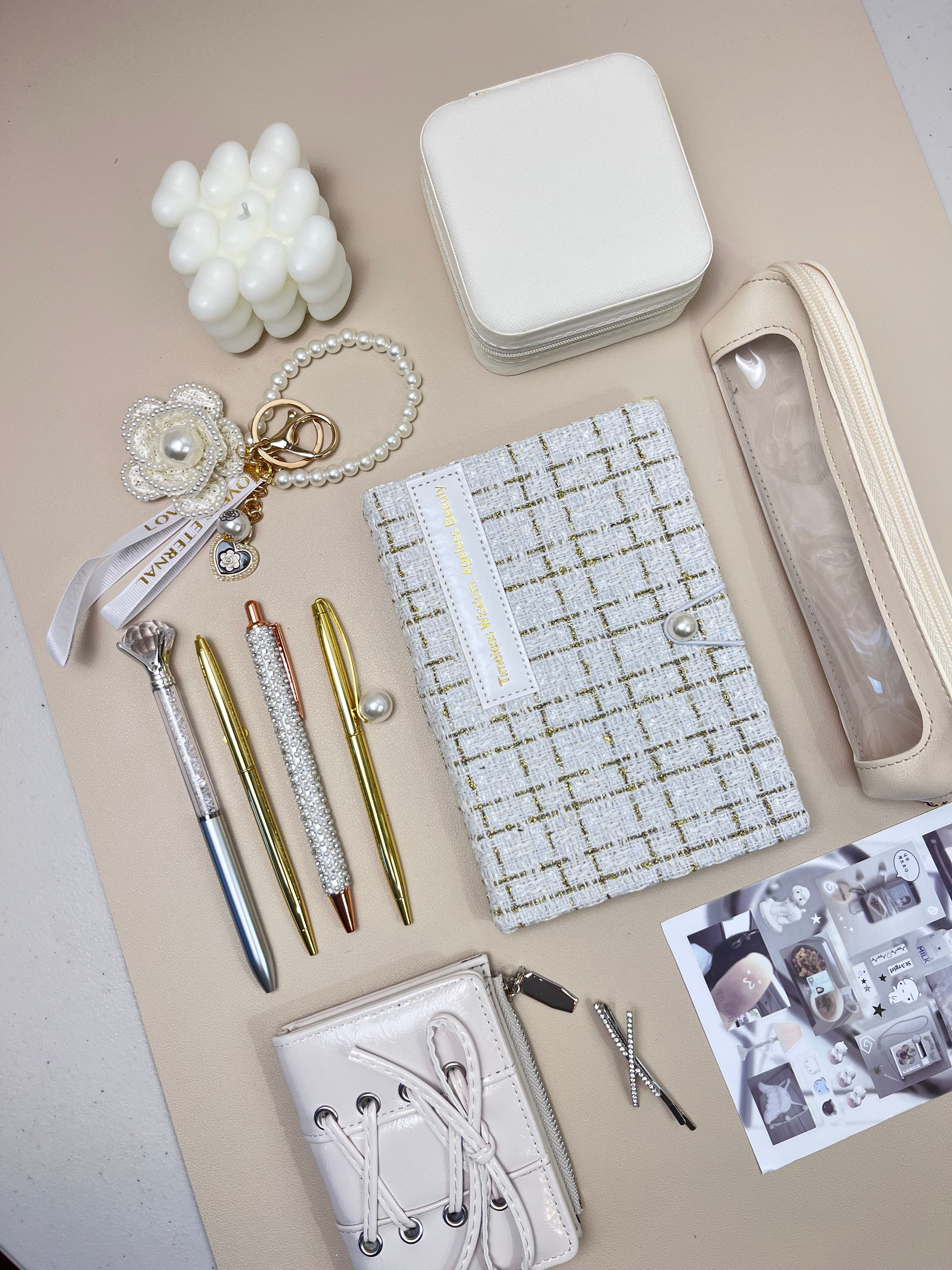 Bookish bundle White Pearl