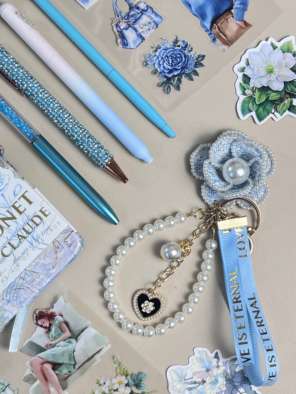 Bookish bundle Monet