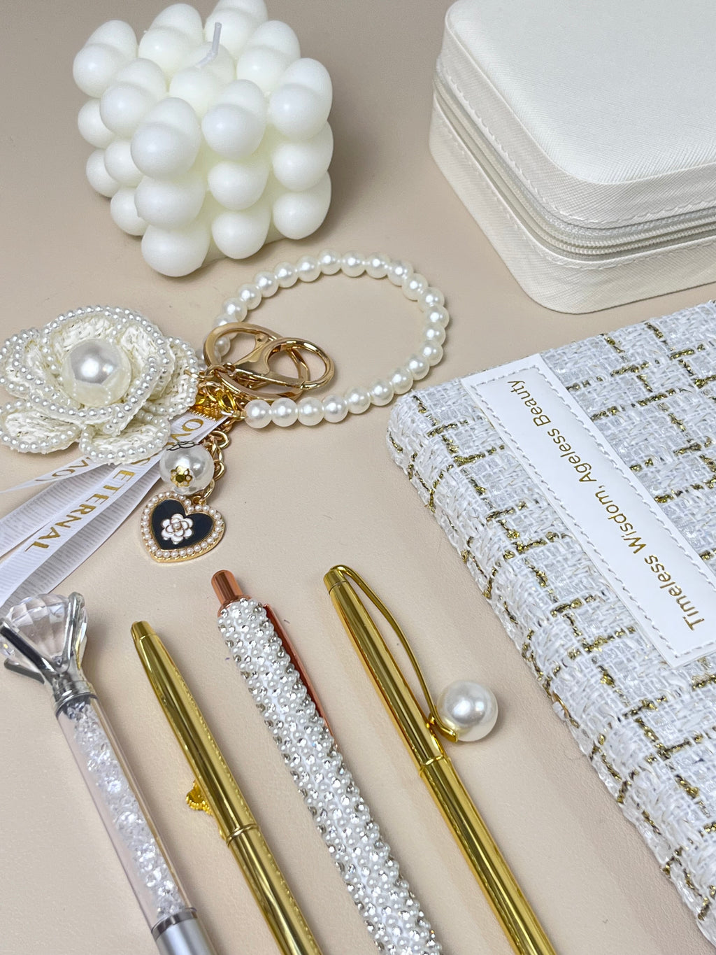 Bookish bundle White Pearl