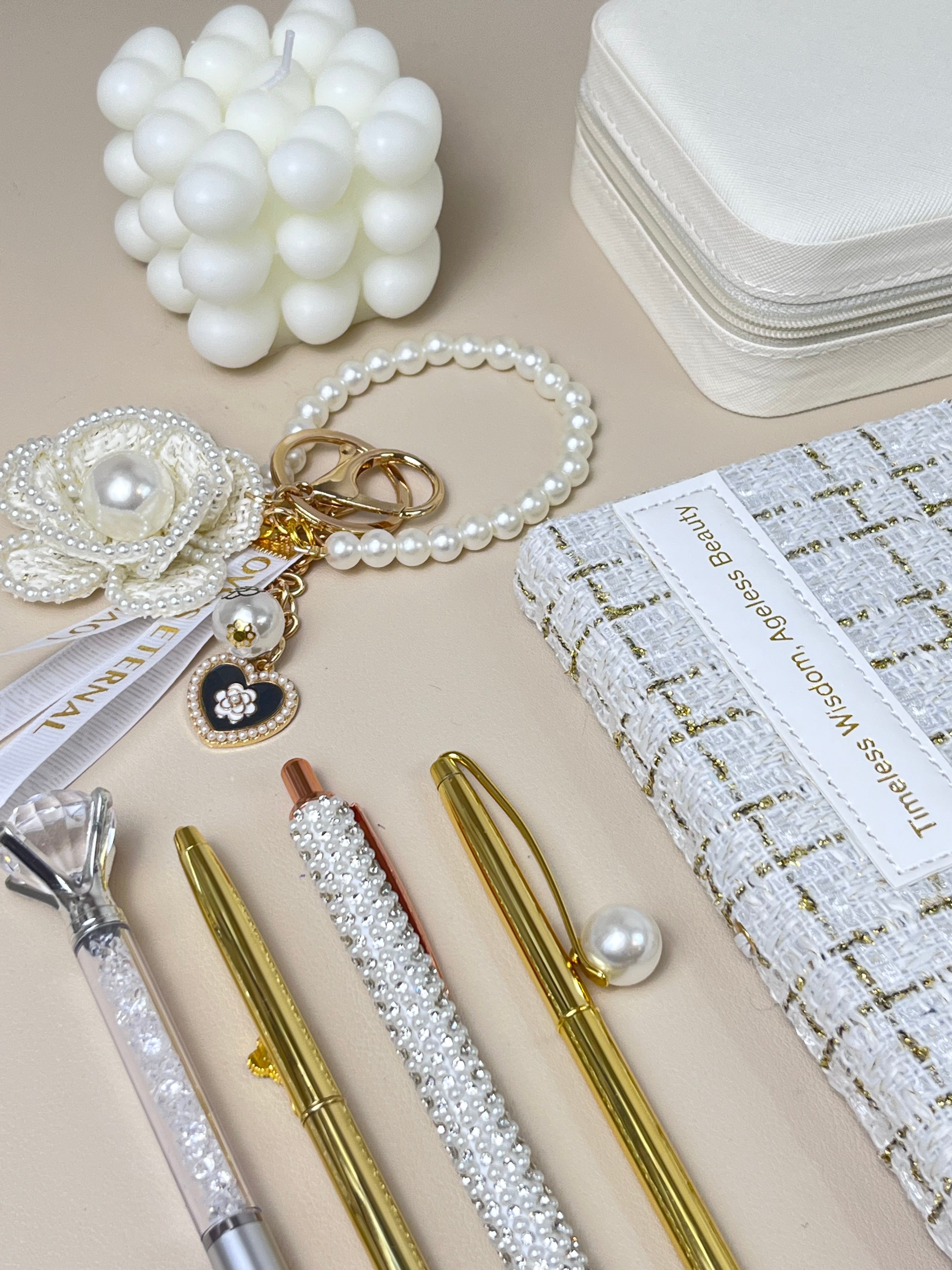 Bookish bundle White Pearl