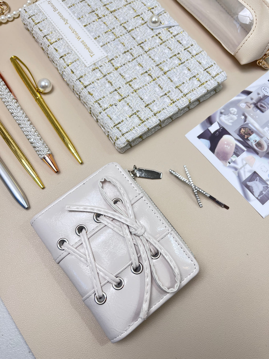 Bookish bundle White Pearl