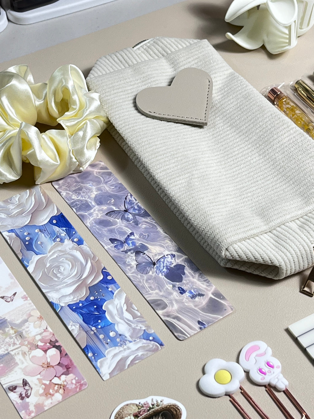 Bookish Bundle - White  Gift Set