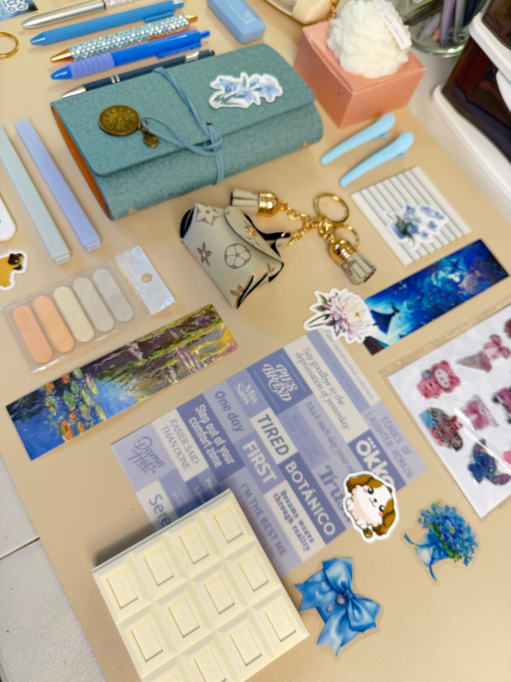 Bookish Bundle - Ivory-blue